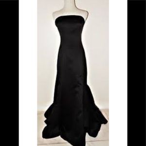 Vera Wang black evening gown dress with train black tie strapless elegant classy